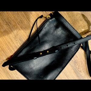 Madewell Simple Crossbody Bag in black leather